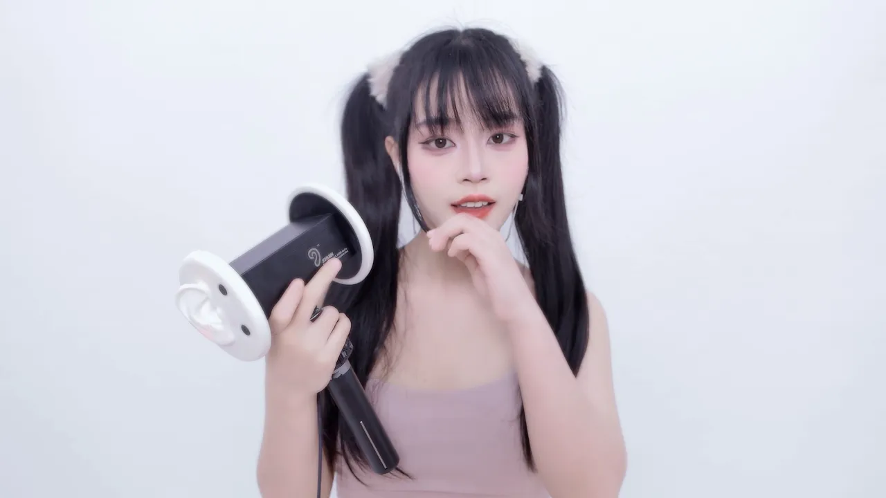 [晓美]专属舔耳口腔音，轻柔细腻，仿佛恋人在耳边低语 | ASMR番茄助眠
