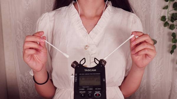 [Judith] 用纯白的棉签打扫厚厚的耳垢，立体感十足 | ASMR番茄助眠