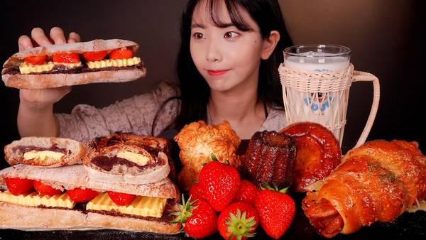 [Suna]刚烤的面包吃播(草莓奶油, 卡纳蕾, 司康饼, 火腿面包) | ASMR番茄助眠