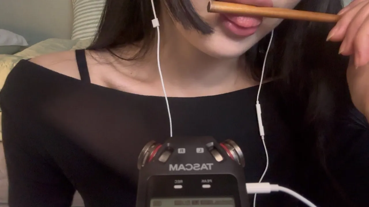 [햄니 asmr]木筷和木勺吸食音：放松心灵，聆听每一口的细腻口腔音 | ASMR番茄助眠
